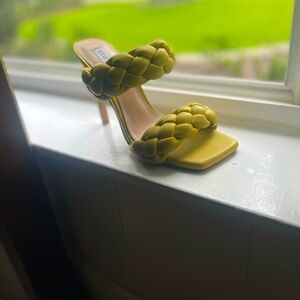 Steve Madden Womens Kenley Heeled Sandal citron